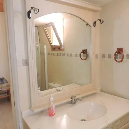 Zambas Apartment *